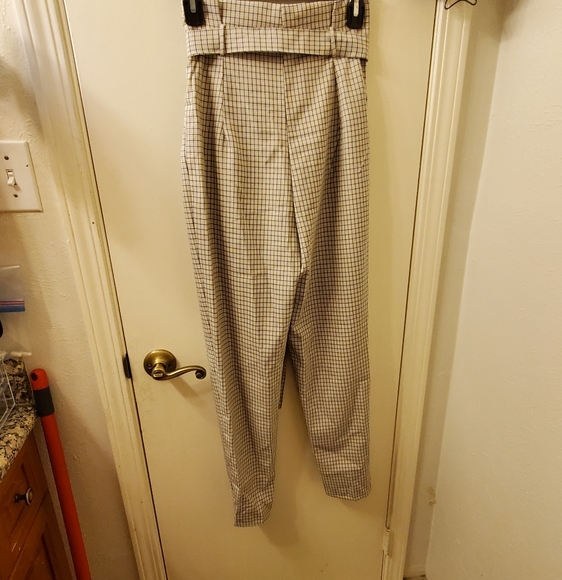 NEW WITH TAGS!High-Waisted Tapered Pants, Check Print with belt - Picture 3 of 8